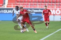 3. Liga; FC Ingolstadt 04 - 1. FC Saarbrücken; Zweikampf Kampf um den Ball Max Plath (14 FCI) Kamara Abdoulaye (15 FCS)