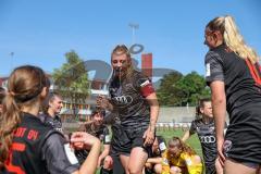 2. Frauen-Bundesliga - Saison 2021/2022 - FC Ingolstadt 04 - TSG 1899 Hoffenheim - Jubel - Der Klassenerhalt ist geschafft - Maier Ramona (#18 FCI) in der Kreismitte - - Foto: Meyer Jürgen