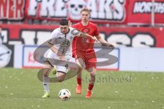 3. Liga; Rot-Weiss Essen - FC Ingolstadt 04; Felix Keidel (43, FCI) Eitschberger Julian (2 RWE) Zweikampf Kampf um den Ball