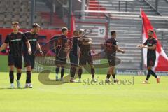 3. Liga - Saison 2025/26 - Energie Cottbus - FC Ingolstadt 04  - Die Spieler motivieren sich vor dem Spiel - XXXXX - Foto: Meyer Jürgen