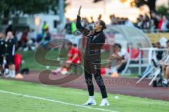Toto-Pokal - VfB Forstinning - FC Ingolstadt 04; an der Seitenlinie, Spielerbank Cheftrainerin Sabrina Wittmann (FCI) schreit