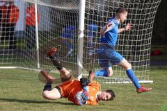 Kreisliga - Saison 2022/2023 - TSV Baar/Ebenhausen - SV Hundszell - Lukas Conradi blau Hundszell - Markus Lindauer Torwart Ebenhausen - Foto: Meyer Jürgen