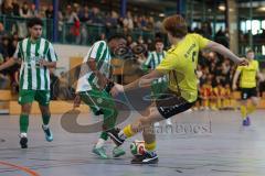 Lotto Bayern Hallencup - Saison 2024/25 - SV Manching - FC Hitzhofen/Oberzell- Romeo Öxler grün Manching - Maximilian Eichlinger gelb Hitzhofen - Foto: Meyer Jürgen