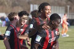 *** A-Junioren Bundesliga  - Saison 2025/26 - FC Ingolstadt 04 - SpVgg Greuther Fürth - Der 1:0 Führungstreffer durch  Oladosu Omotolani schwarz FCI- jubel -  - XXXXX - Foto: Meyer Jürgen