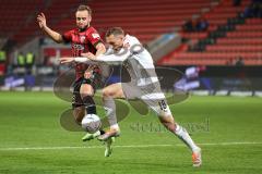 3. Liga; FC Ingolstadt 04 - Hallescher FC; Zweikampf Kampf um den Ball David Kopacz (29, FCI) Steczyk Dominik (18 Halle)