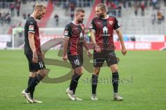 2.BL; FC Ingolstadt 04 - Karlsruher SC; Maximilian Beister (11, FCI) Marc Stendera (10, FCI) Rico Preißinger (6, FCI) Besprechung vor dem Freistoß