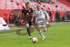 2.BL; FC Ingolstadt 04 - Hannover 96; Zweikampf Kampf um den Ball Christian Gebauer (22, FCI) Niklas Hult (3 Han)