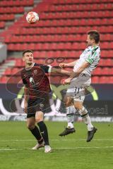 2.BL; FC Ingolstadt 04 - Hannover 96; Stefan Kutschke (30, FCI) Julian Börner (31 Han) Zweikampf Kampf um den Ball