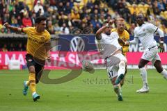 3.Liga - Saison 2022/2023 - Dynamo Dresden - FC Ingolstadt 04 - Pascal Testroet (Nr.37 - FCI) - Claudio Kammerknecht (Nr.15 - Dynamo Dresden) - Foto: Meyer Jürgen