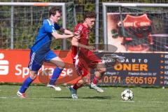 Kreisklasse - Saison 2024/25- Türk SV Ing - FC Arnsberg - Enis Kuqanaj rot Türk SV - Bernd Lechermann blau Arnsberg - Foto: Meyer Jürgen