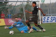 Toto Pokal - Saison 2022/2023 - SV Schalding-Heining - FC Ingolstadt 04 - Torwart Daniel Schedlbauer (Nr.22 - SV Schalding-Heining) - Patrick Schmidt (Nr.9 - FCI) - Foto: Meyer Jürgen