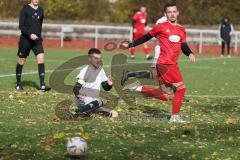 2023_11_5 - Kreisklasse - Saison 2023/24 - TSV Lenting - SV Eitensheim  - Niklas Elm rot Eitensheim - Stefan Hofmeier grau Lenting - Foto: Meyer Jürgen