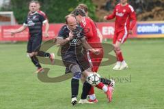 Kreisklasse - Saison 2024/25- Türkisch SV Ingolstadt - FC Gelbelsee-  - Arlind Avdijaj rot Türkisch - Alexander Heindl schwarz Gelbelsee - Foto: Meyer Jürgen