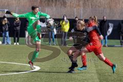 2. Frauen-Bundesliga - Saison 2021/2022 - FC Ingolstadt 04 - Eintracht Frankfurt II - Maier Ramona (#18 FCI) - Altenburg Lina Torwart Frankfurt - Veit Jella schwarz Frankfurt - Foto: Meyer Jürgen