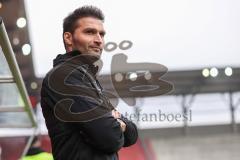 3. Liga; FC Ingolstadt 04 - VfL Osnabrück; Cheftrainer Guerino Capretti (FCI) an der Seitenlinie, Spielerbank