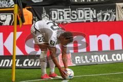 3.Liga - Saison 2022/2023 - Dynamo Dresden - FC Ingolstadt 04 -Marcel Costly (Nr.22 - FCI) beim ECKBALL -  Foto: Meyer Jürgen