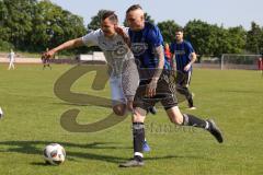 Kreisliga - Saison 2022/2023 - DJK Ingolstadt - SV Sandersdorf - Sandro Rott blau Sandersdorf - Florian Dormeier weiss DJK Ing - Foto: Meyer Jürgen