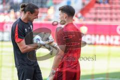 3. Liga; FC Ingolstadt 04 - FC Hansa Rostock; Torwart-Trainer Arvid Schenk  (FCI) und Torwart Markus Ponath (1, FCI) Warmup vor dem Spiel