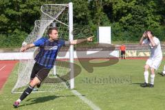 Kreisliga - Saison 2022/2023 - DJK Ingolstadt - SV Sandersdorf - Der 1:2 Führungstreffer durch Michael Detling blau Sandersdorf - jubel - Max Auernhammer weiss DJK Ing - Foto: Meyer Jürgen