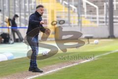 Toto Pokal - TSV 1860 München - FC Ingolstadt 04 - Cheftrainer Tomas Oral (FCI) energisch an der Seitenlinie