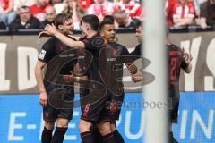 3. Liga; Rot-Weiss Essen - FC Ingolstadt 04; Tor Jubel Treffer Ausgleich 1:1 Jasper Maljojoki (23, FCI) Georgios Antzoulas (6, FCI) Fredrik Carlsen (8, FCI) Marcel Costly (22, FCI)