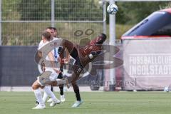 3. Liga; Testspiel; FC Ingolstadt 04 - FC Heidenheim; Daouda Beleme (9, FCI) Zweikampf Kampf um den Ball Siersleben Tim (FCH)