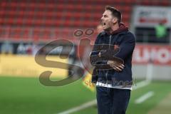 3. Liga; FC Ingolstadt 04 - SC Verl; an der Seitenlinie, Spielerbank Cheftrainer Tobias Strobl (Verl)