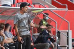 2.BL; FC Ingolstadt 04 - Werder Bremen, Cheftrainer Roberto Pätzold (FCI) schreit ins Feld