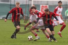 Kreisklasse - Saison 2025/26- Türk SV Ingolstadt - SC Steinberg-  - Enis Kuqanaj weiss Türkisch - Aidan Röttger rot Steinberg  - Foto: Meyer Jürgen