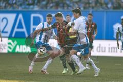 3. Liga; FC Hansa Rostock - FC Ingolstadt 04; Zweikampf Kampf um den Ball Sebastian Grönning (11, FCI) Gürleyen Ahmet (15 HR)
