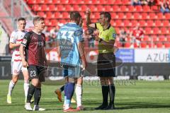 2.BL; FC Ingolstadt 04 - Fortuna Düsseldorf; rote Karte für Torwart Kastenmeier Florian (33 DUS) muss vom Platz