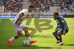 3. Liga - Saison 2026/27 - 1. FC Saarbrücken - FC Ingolstadt 04  - Keanan Bennetts (Nr.18 - FCI) - Kelsey Owusu (Nr.31 - Saarbrücken) - Foto: Meyer Jürgen