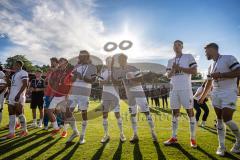 Toto-Pokal Finale; Würzburger Kickers - FC Ingolstadt 04; nach dem Spiel Sieg Jubel Freude Pokalsieg 1:2, Spieler bedanken sich bei den Fans. David Kopacz (29, FCI) Moritz Seiffert (23, FCI) Benjamin Kanuric (8, FCI) Yannick Deichmann (20, FCI) Julian Küg