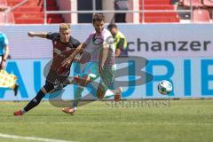 3. Liga; FC Ingolstadt 04 - Würzburger Kickers; Zweikampf Kampf um den Ball Lars Lokotsch (13, FCI) Hägele Daniel (22 WKI)