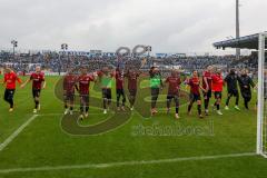 3.Liga - Saison 2022/2023 - TSV 1860 München - FC Ingolstadt 04 -  Das Spiel ist aus - Jubel  - Die Mannschaft bedankt sich bei den Fans -Tanzen - Foto: Meyer Jürgen