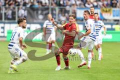 3. Liga; MSV Duisburg - FC Ingolstadt 04; Zweikampf Kampf um den Ball Frederik Christensen (11, FCI) Coskun Can (27 MSV) Viet Christian (10 MSV)
