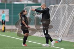 2. Bundesliga Frauen - Saison 2023/24 - FC Ingolstadt 04 Frauen - HSV Fr.1 - Reininger Pija (Nr.21 - FCI) - Cheftrainer Miren Catovic (FCI) - Foto: Meyer Jürgen