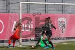 2. Frauen-Bundesliga - Saison 2021/2022 - FC Ingolstadt 04 - Eintracht Frankfurt II - Maier Ramona (#18 FCI) - Altenburg Lina Torwart Frankfurt - Janser Malin #14 Frankfurt - Foto: Meyer Jürgen