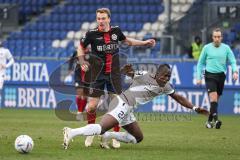 3. Liga; SV Wehen Wiesbaden - FC Ingolstadt 04; Zweikampf Kampf um den Ball Taffertshofer Emanuel (5 SVW) Moussa Doumbouya (27, FCI)