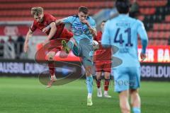 3. Liga; FC Ingolstadt 04 - FC Viktoria Köln; Zweikampf Kampf um den Ball Max Plath (14 FCI) Dietz Lars (2 VK)