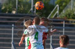 A-Junioren Bundesliga Süd/Südwest - Saison 2021/22 - FC Ingolstadt 04  - SpVgg Greuther Fürth - Jeroen Krupa rot FCI - Yannik Raab #4 Greuther Fürth - Foto: Jürgen Meyer