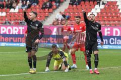 3. Liga; FSV Zwickau - FC Ingolstadt 04; Patrick Schmidt (9, FCI) Pascal Testroet (37, FCI) fordern Ecke, Torwart Brinkies Johannes (1 FSV) am Boden