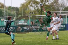 Bezirksliga - Saison 2024/25 - FC Gerolfing - SV Waldeck-München - Niklas Nissl (Nr.10 - FC Gerolfing) - Fabian Fahr Torwart Waldeck - Foto: Meyer Jürgen