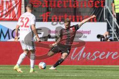 2.BL; FC Ingolstadt 04 - Fortuna Düsseldorf; Schuß Nils Roeseler (13, FCI) Bozenik Robert (32 DUS)