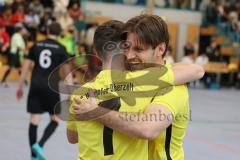 Lotto Bayern Hallencup - Lindenkreuzhalle Saison 2024/25 - FC Hitzhofen - DJK München - Tobias Dietze gelb Hitzhofen - Mike Schmal gelb Hitzhofen rechts - Foto: Meyer Jürgen