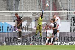 2.BL; FC Ingolstadt 04 - 1. FC Nürnberg - Torwart Fabijan Buntic (24, FCI) boxt den Ball weg, Nils Roeseler (13, FCI) Stefan Kutschke (30, FCI) Krauß Tom (14 , 1.FCN)