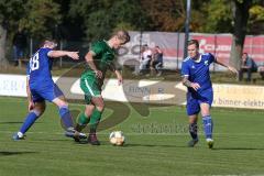 Bezirksliga Oberbayern Nord - SV Manching - SV Nord Lerchenau - Rainer Meisinger (#19 Manching) - Bittner Sebastian blau links Lerchenau - Foto: Jürgen Meyer