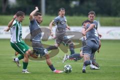 Landesliga - Saison 2025/26 - SV Manching - TSV Jetzendorf - Sebastian Graßl (Nr.10 - SV Manching) - Julius Donnert grau Jetzendorf - Foto: Meyer Jürgen