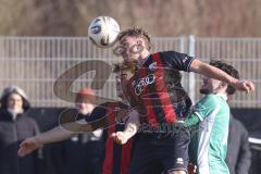 *** A-Junioren Bundesliga  - Saison 2025/26 - FC Ingolstadt 04 - SpVgg Greuther Fürth - Straßer Vincent schwarz FCI - Kamal Fadl grün Fürth - Hengmith Timo schwarz FCI links - Foto: Meyer Jürgen