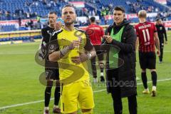 3. Liga; MSV Duisburg - FC Ingolstadt 04; Sieg Jubel Freude Spieler bedanken sich bei den Fans. Torwart Marius Funk (1, FCI) Torwart Markus Ponath (40, FCI)